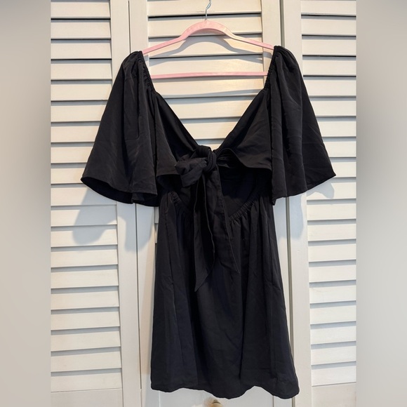 Abercrombie & Fitch Women’s Angel Sleeve Black Mini Skort w Open Back Size S - Picture 5 of 8